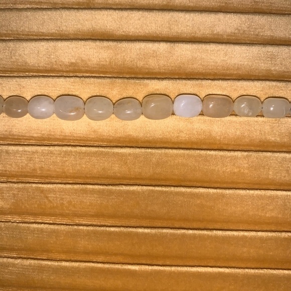 ✨2/$20✨YELLOW QUARTZ BEADS - Picture 2 of 2